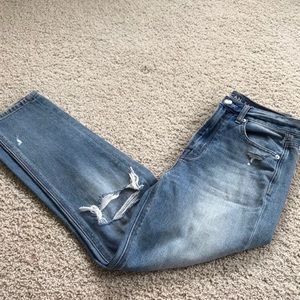 AEO Distressed Boyfriend Jean, Size 2 Short